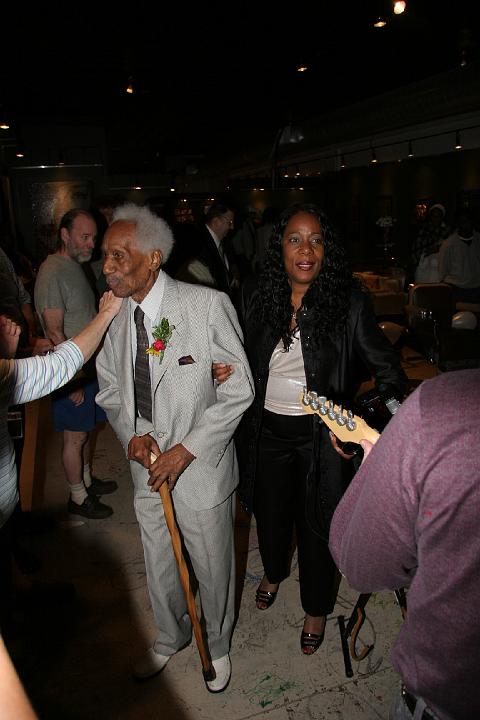 v20070425_HueyLong_is_103 203 